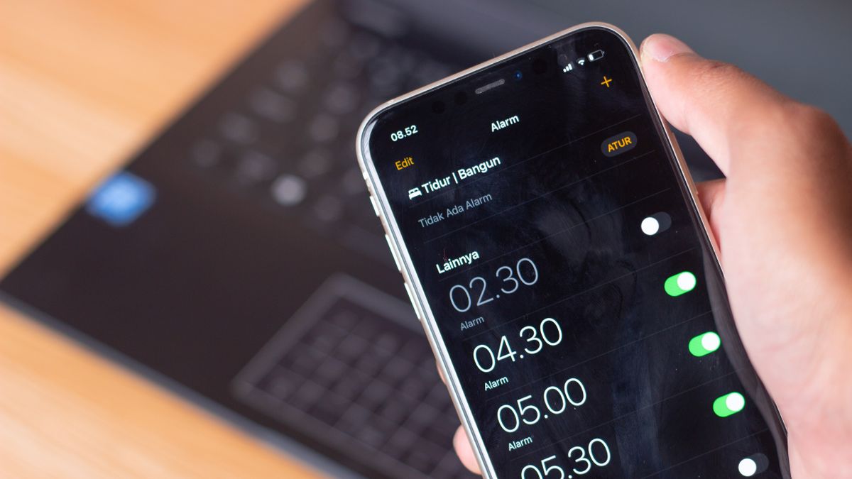 Apple appears to be going into snooze on this year-long iPhone alarm problem